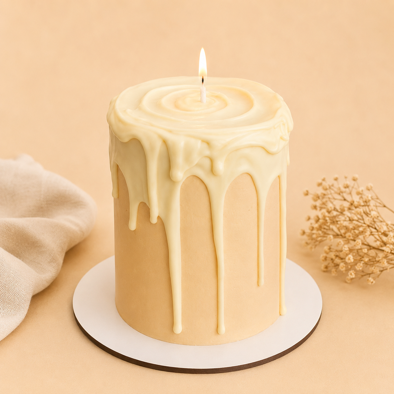Kerzen-Torte „Vanilla Glow" – Minimalistisch & Elegant